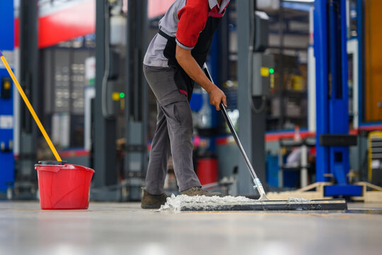 Save Time & Reputation With Expert Retail Store Cleaning